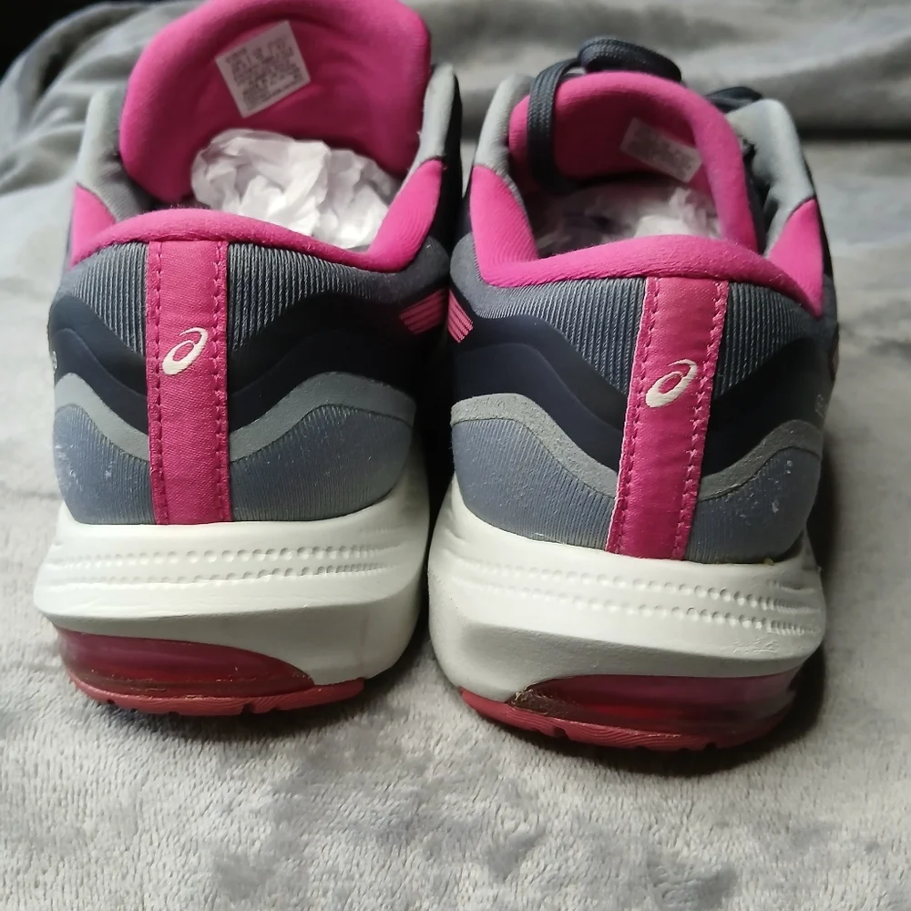 Oasis Women's Athletic‎ Shoes - Gray and Pink